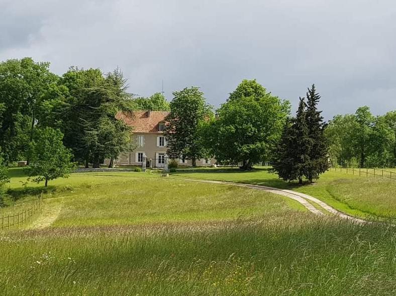Вилла Domaine Et Manoir Du Picaud Монестье Экстерьер фото